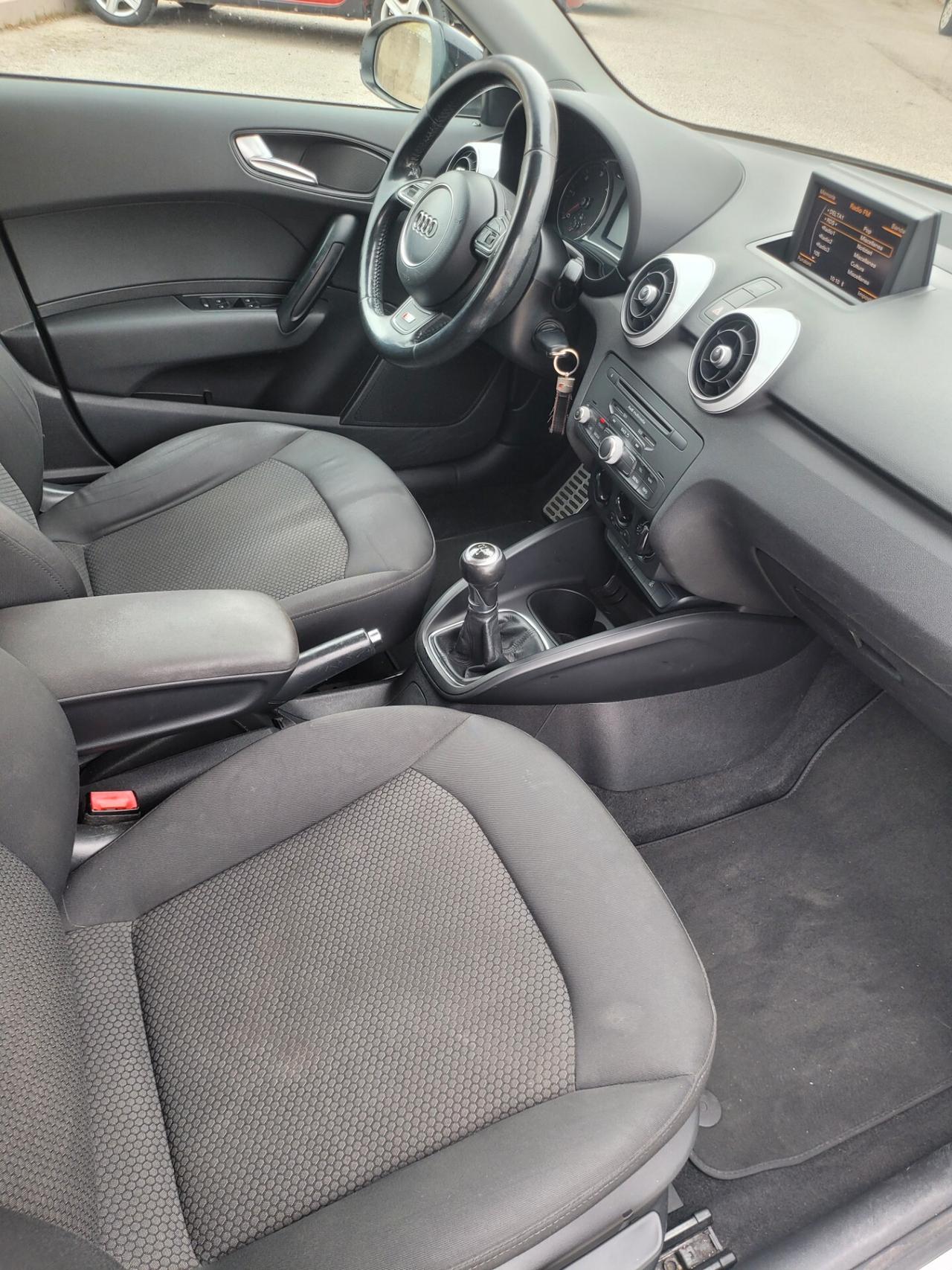 Audi A1 1.6 TDI S line edition plus