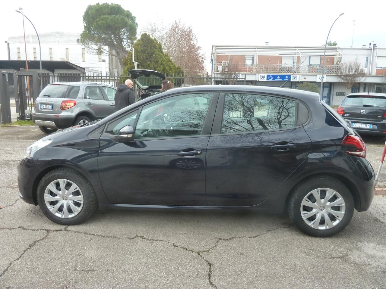 Peugeot 208 PureTech 82 CV 5 p. Ok Neopatentati