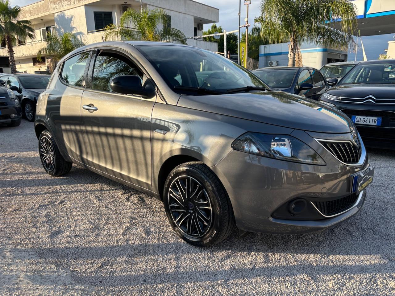 LANCIA YPSILON 1.0 HYBRID GOLD FULL OPTIONAL