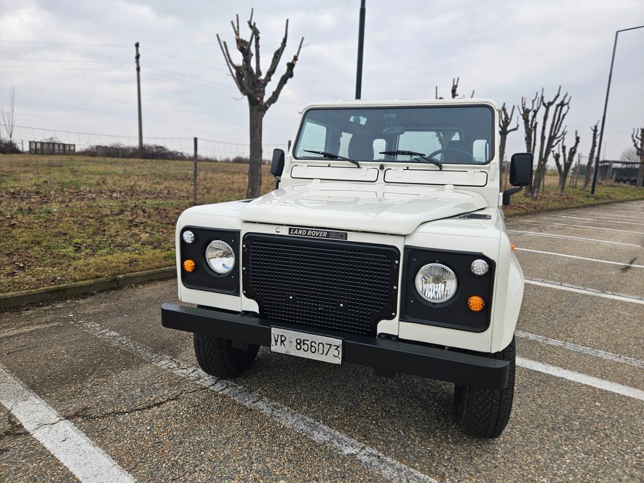 Land Rover Defender 90 turbodiesel Hard-top iscritta ASI