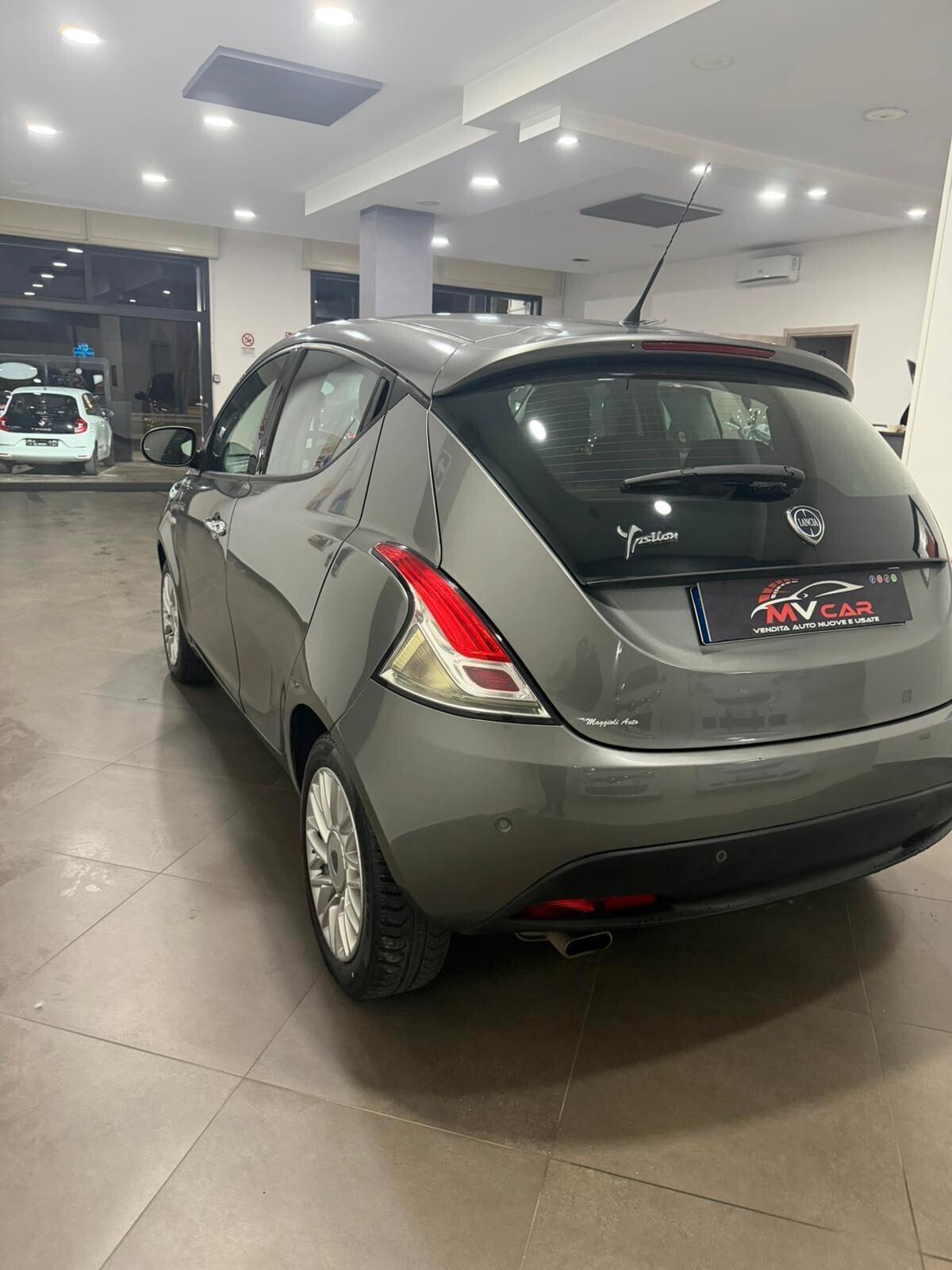 Lancia Ypsilon 1.2 69 CV 5 porte Gold