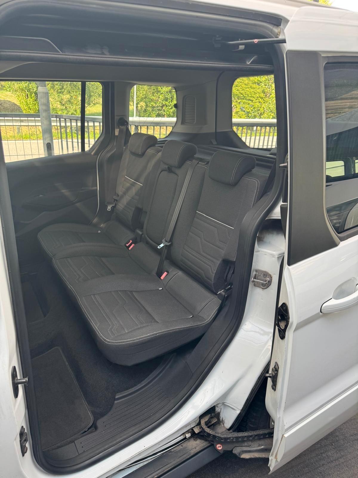Ford Tourneo Connect 1.6 TDCi 115 CV Titanium