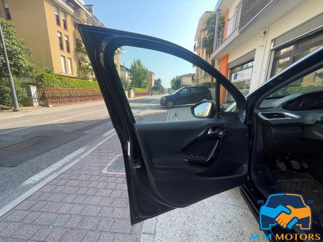 PEUGEOT 208 1° Allure ?neo patentati ?