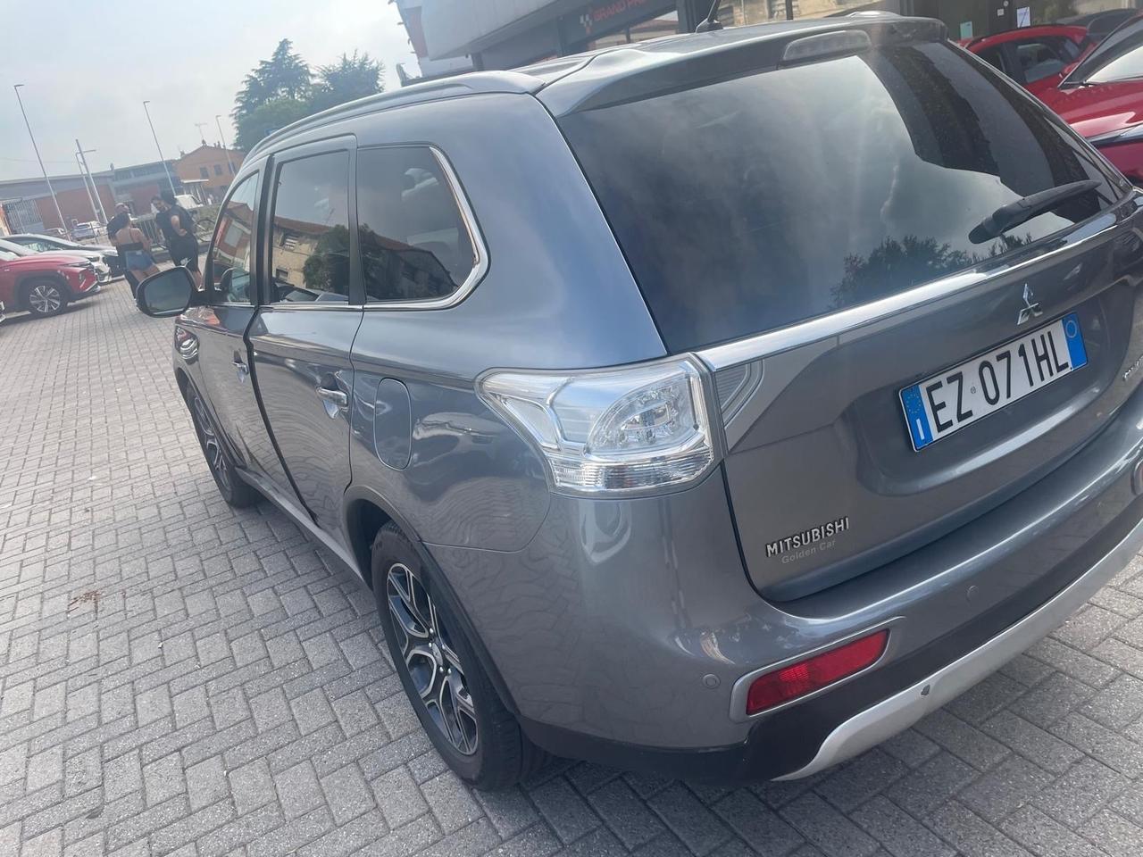Mitsubishi Outlander 2.2 DI-D 4WD Instyle 7p.