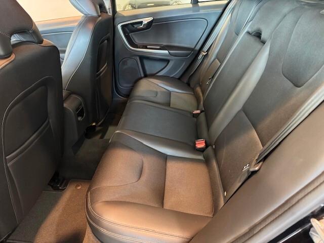 Volvo V60 Cross Country D3 Geartronic Business