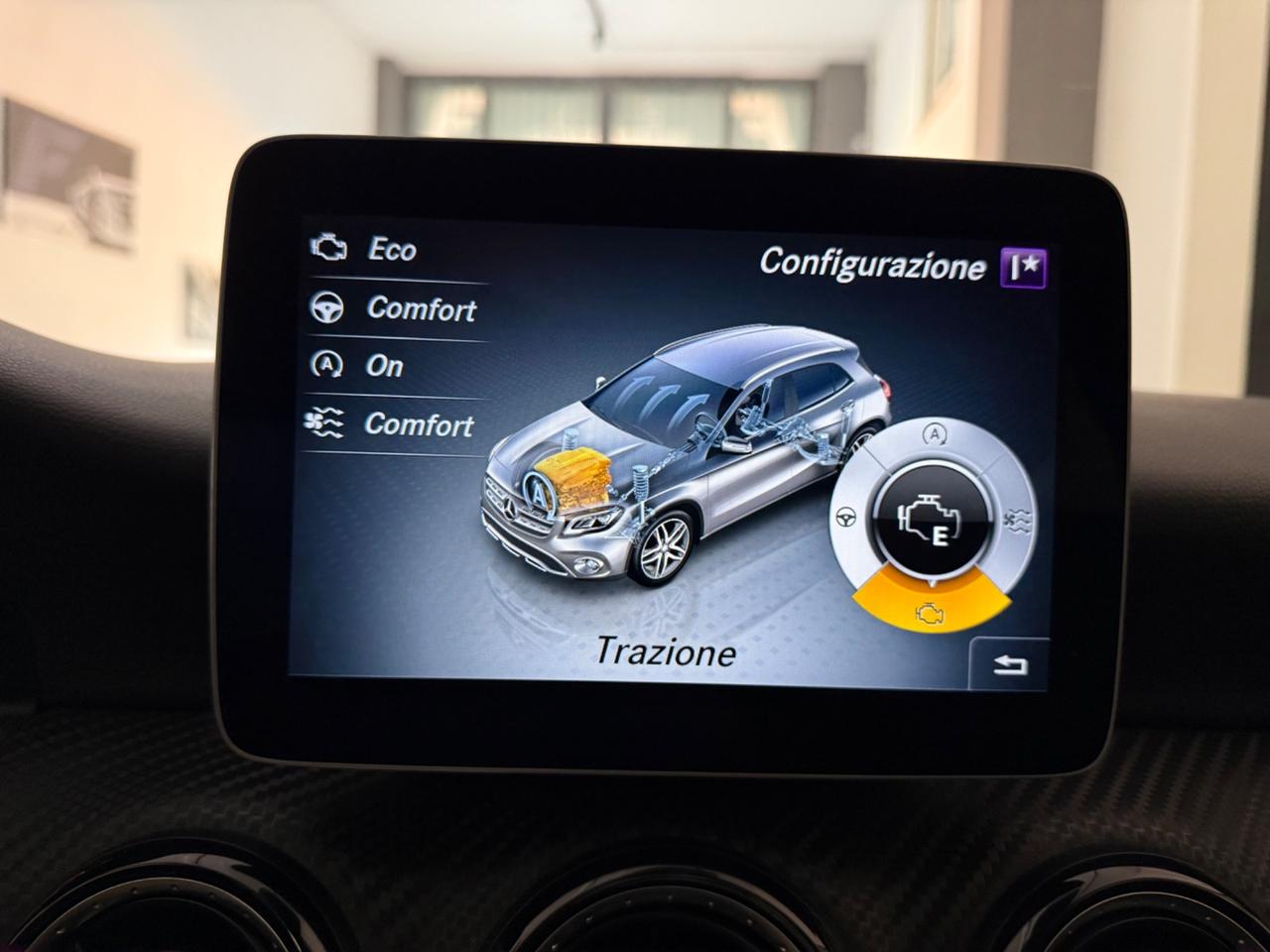 Mercedes GLA 180d Sport FARI LED-TELECAMERA