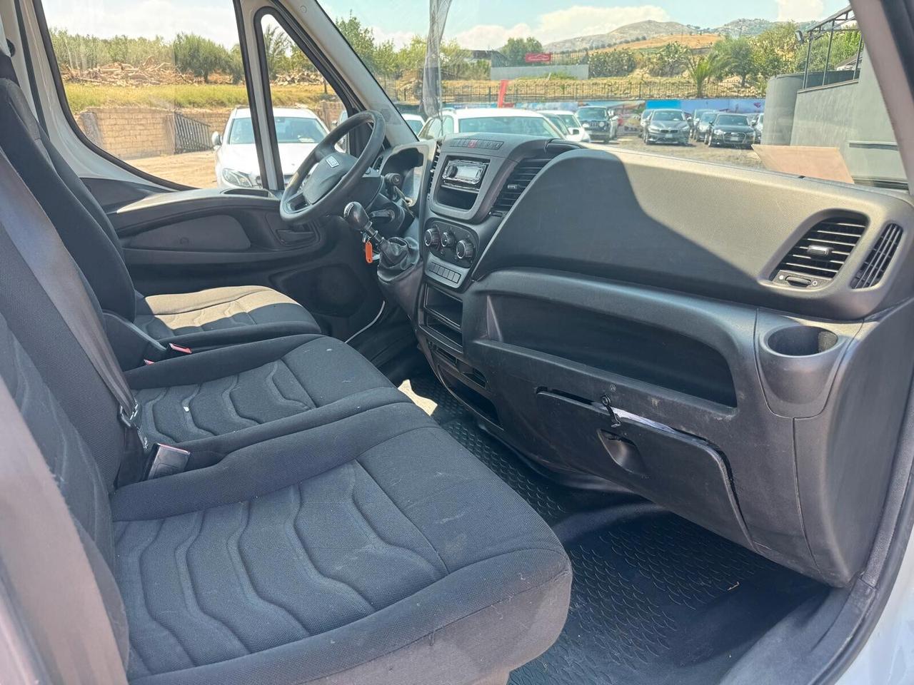 Iveco Daily 2.3 126cv passo lungo