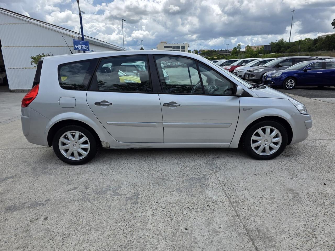 Renault Scenic Grand Scénic 1.9 dCi/130CV D