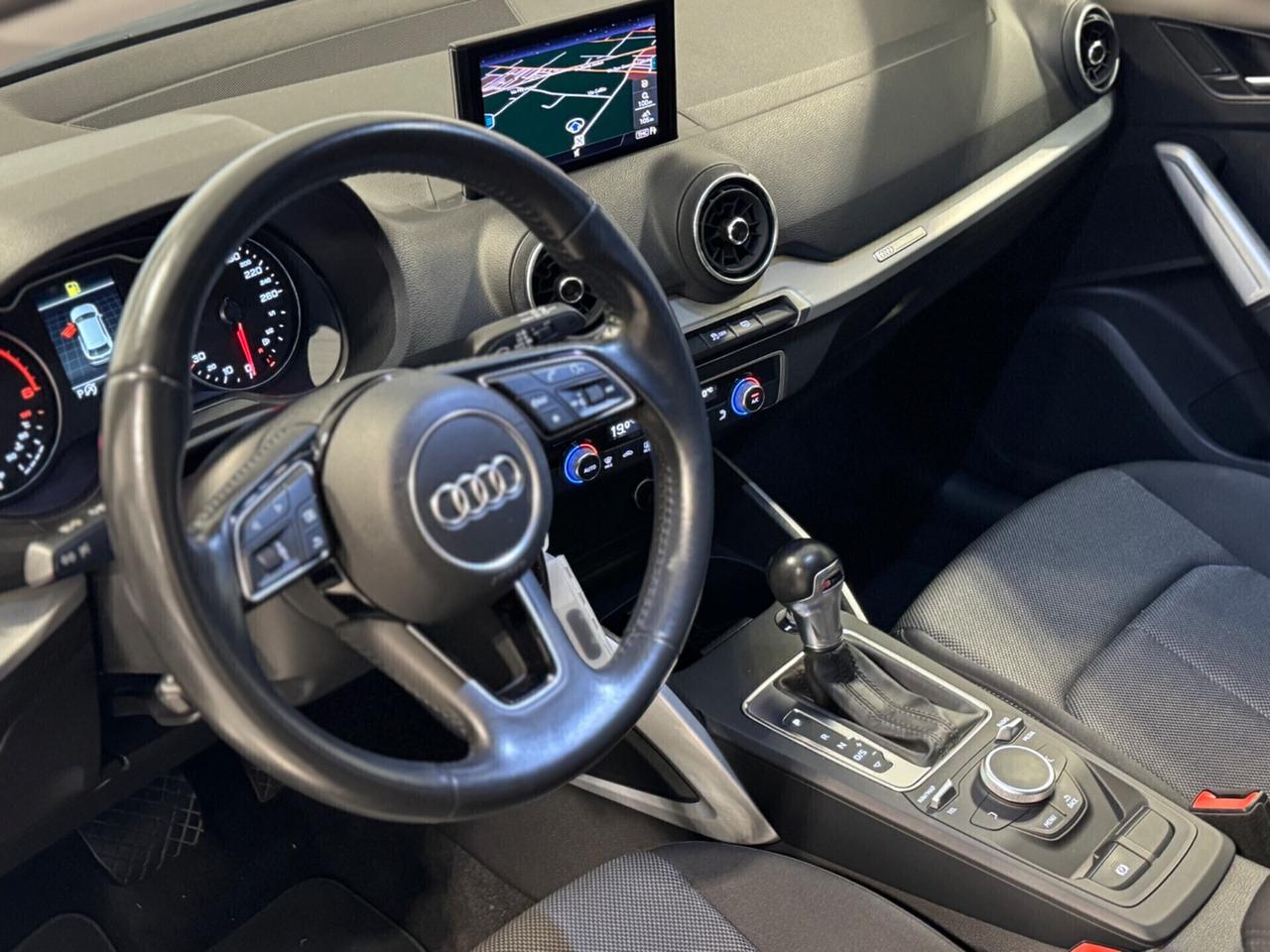 Audi Q2 TDI S tronic Sport , NAVI !