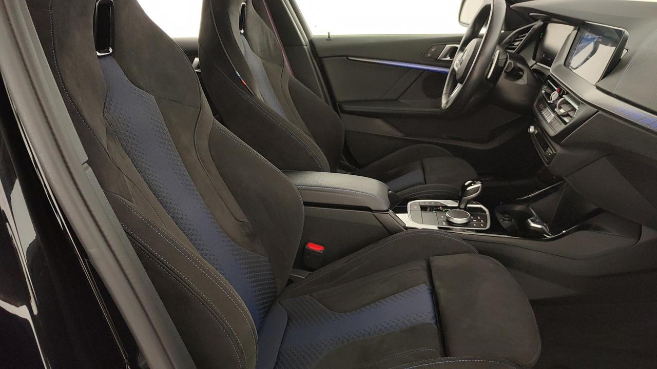 BMW Serie 1 F40 - 118d Msport auto