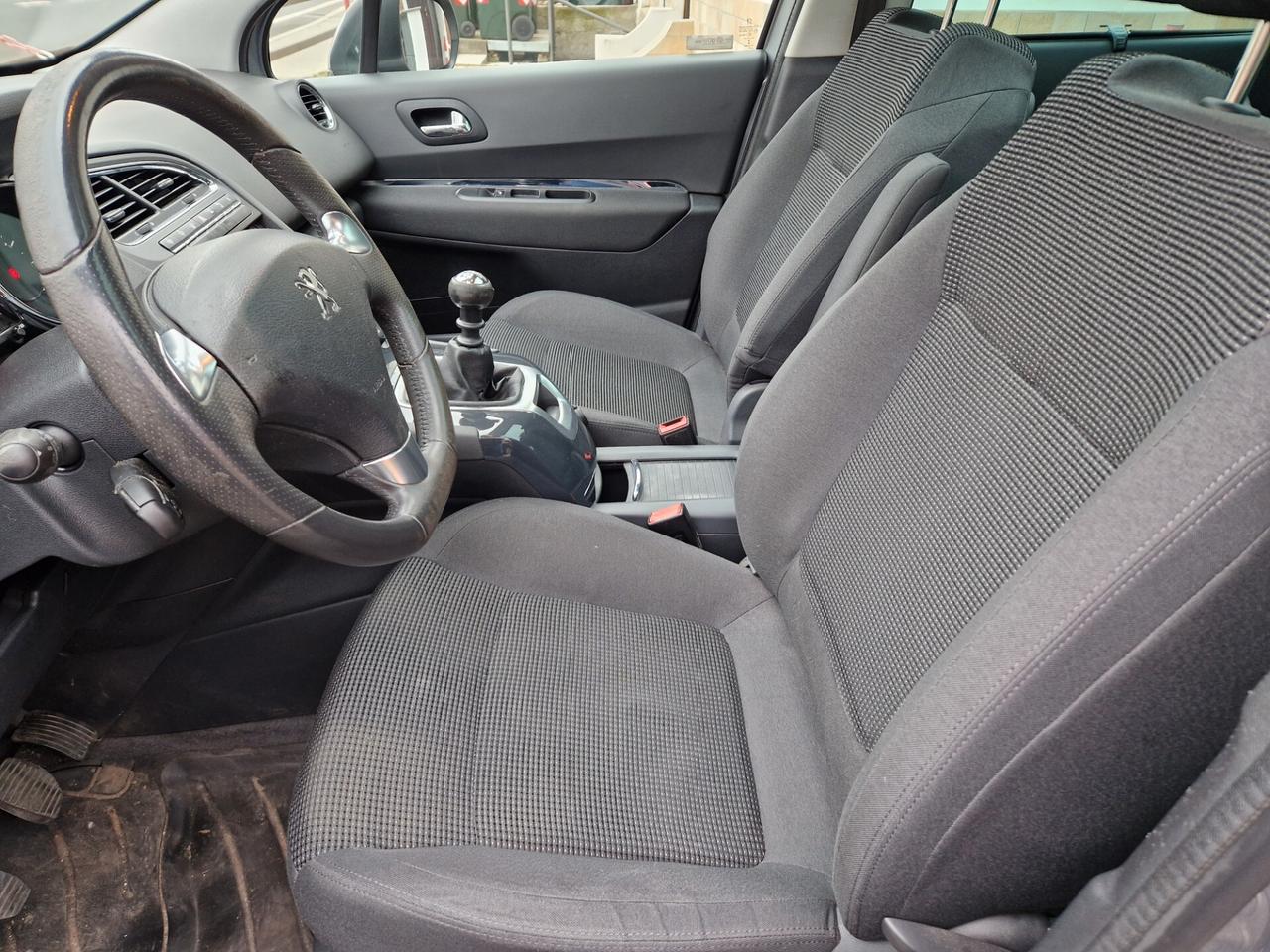 Peugeot 5008 1.6 120CV "96.900 km" 7 posti, Tetto, Navi, Telec.