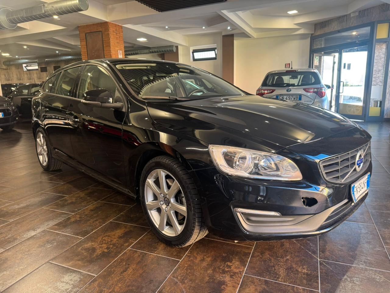 Volvo V60 D2 Dynamic Edition N1