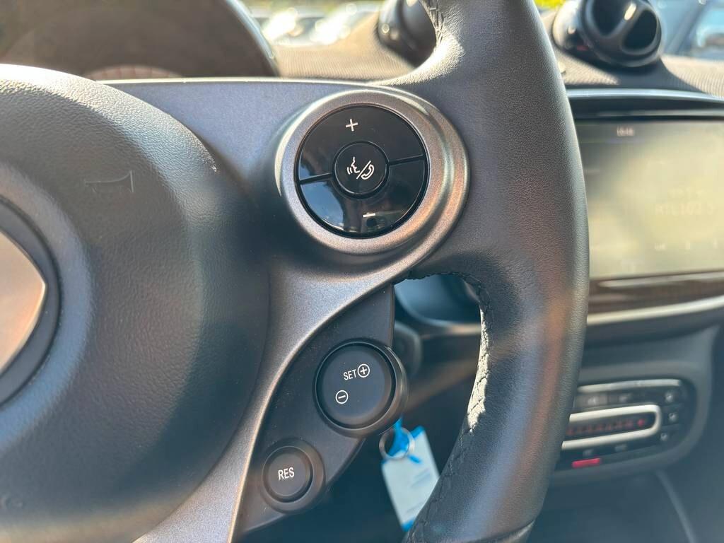 Smart ForTwo EQ cabrio Passion 2022/ solo 28.000 KM IVA ESPOSTA Tua a soli 139 Euro al mese