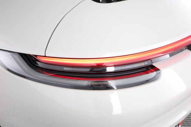PORSCHE 911 911 Carrera 4