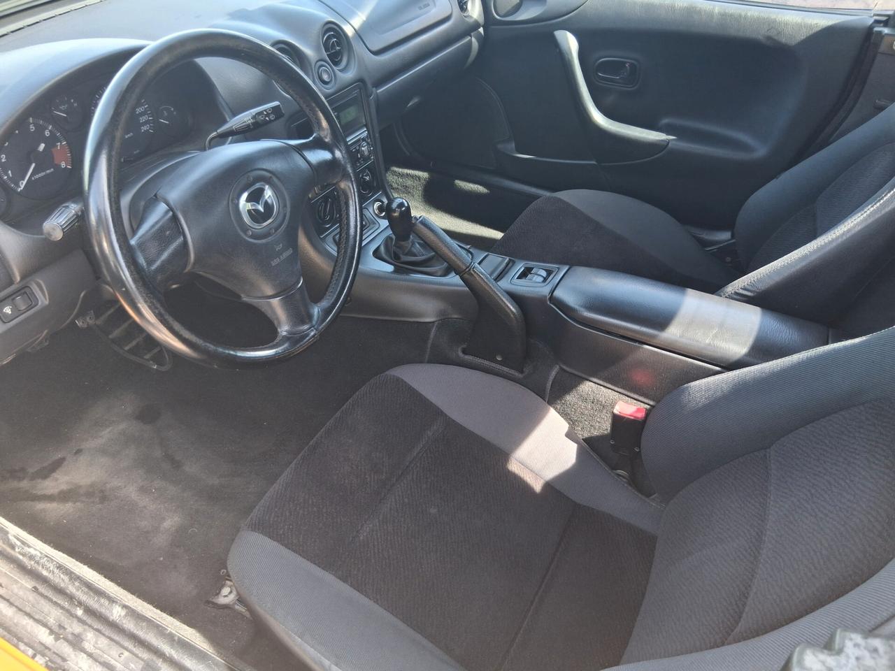 Mazda MX-5 1.6i 16V cat