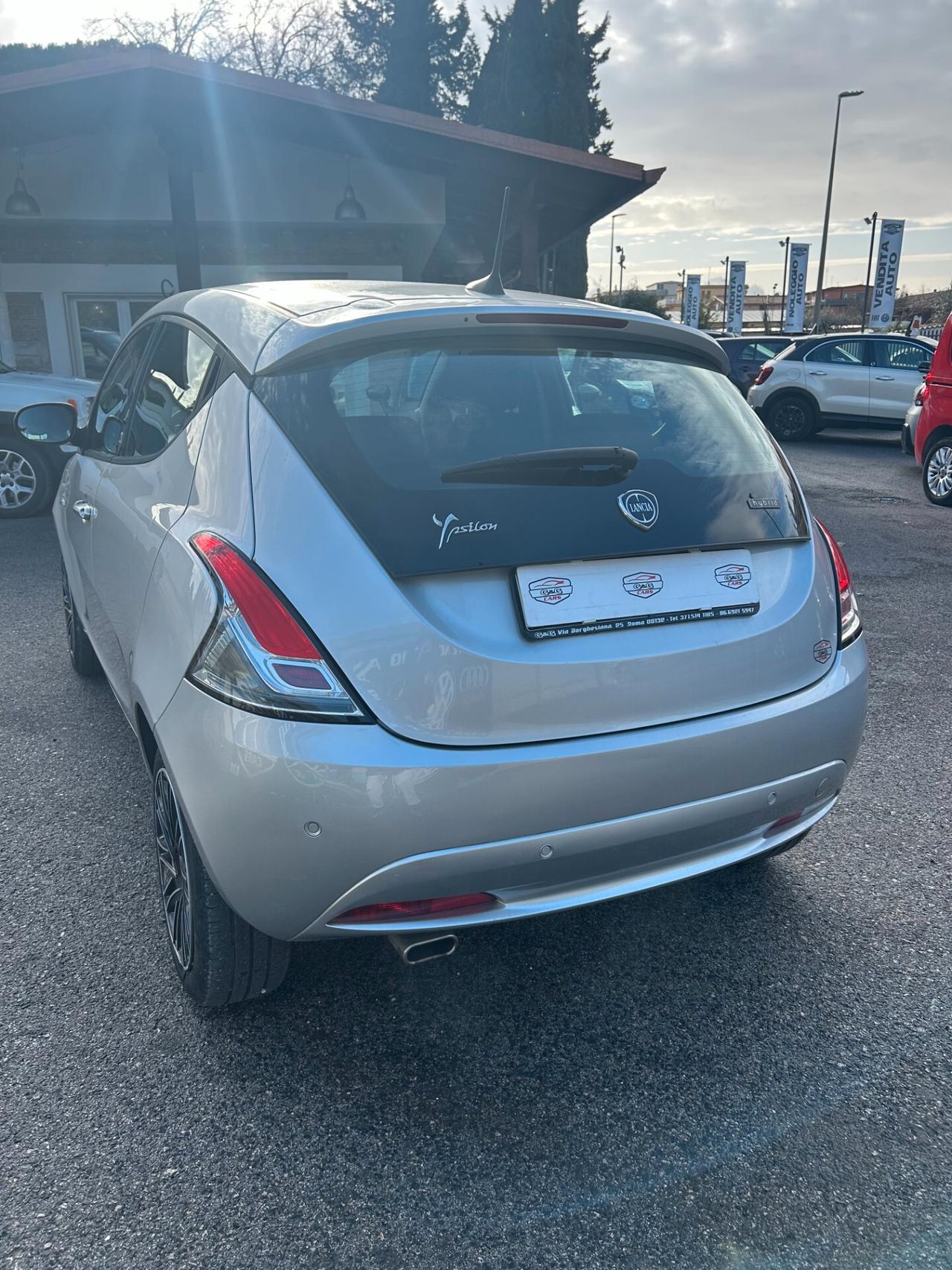 Lancia Ypsilon 1.0 FireFly 5 porte S&S Hybrid Ecochic Gold