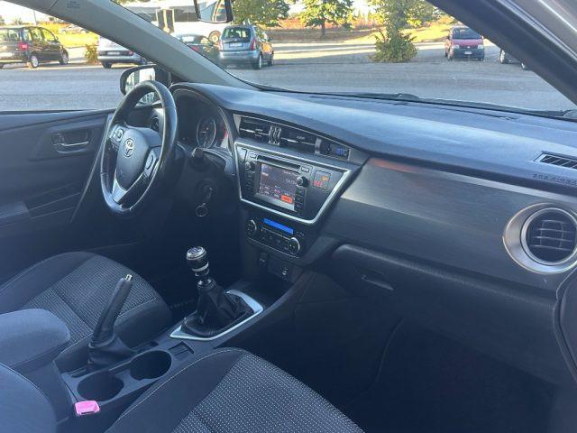 TOYOTA Auris Touring Sports 1.4 D-4D Lounge