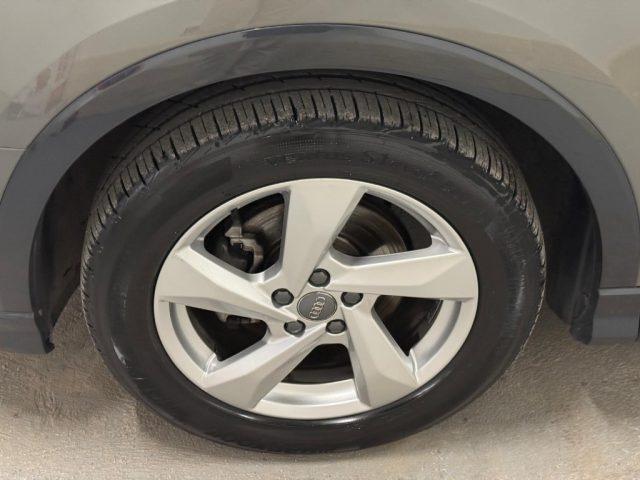 AUDI Q3 35 TDI quattro Business