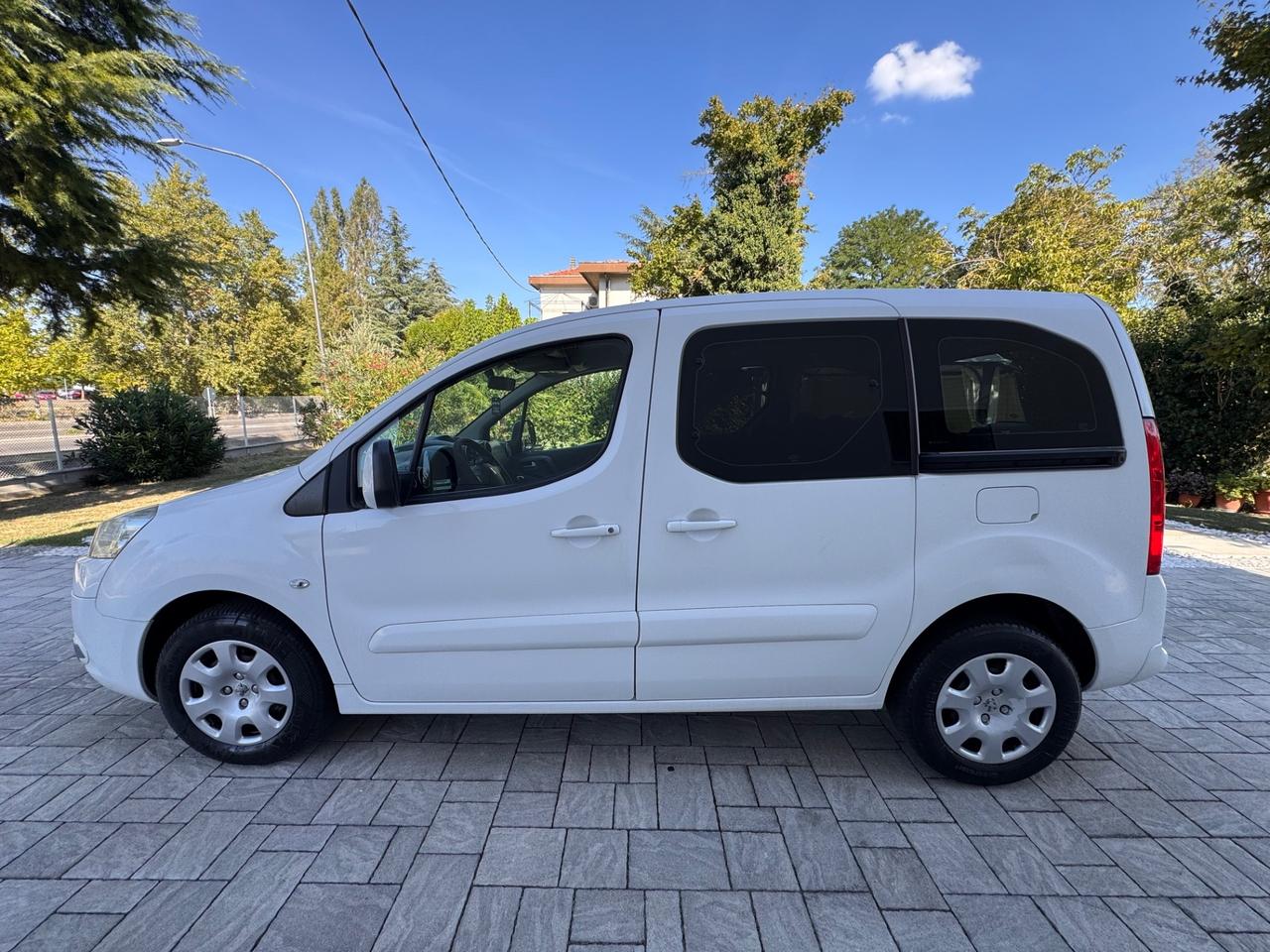 Peugeot Partner Tepee 1.6 HDi 110CV Premium N1 AUTOCARRO OK NEOPATENTATI