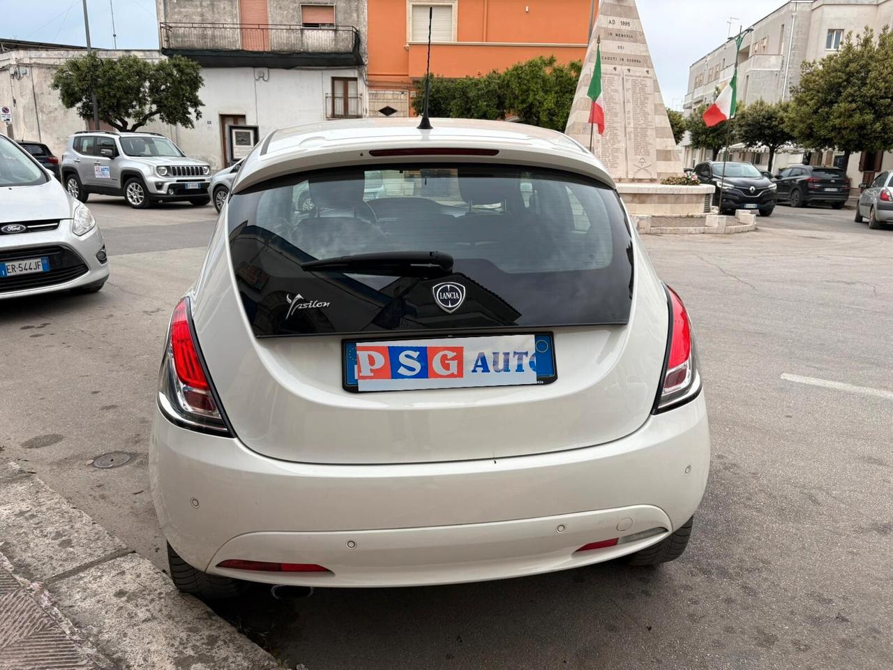 LANCIA YPSILON 1.2 BENZ-GPL CASA MADRE DICEM 2016 103000 KM PERFETTA
