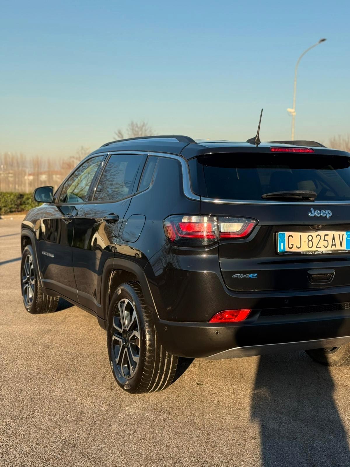 Jeep Compass 4xe Limited hybrid plug in 2022 iva esposta