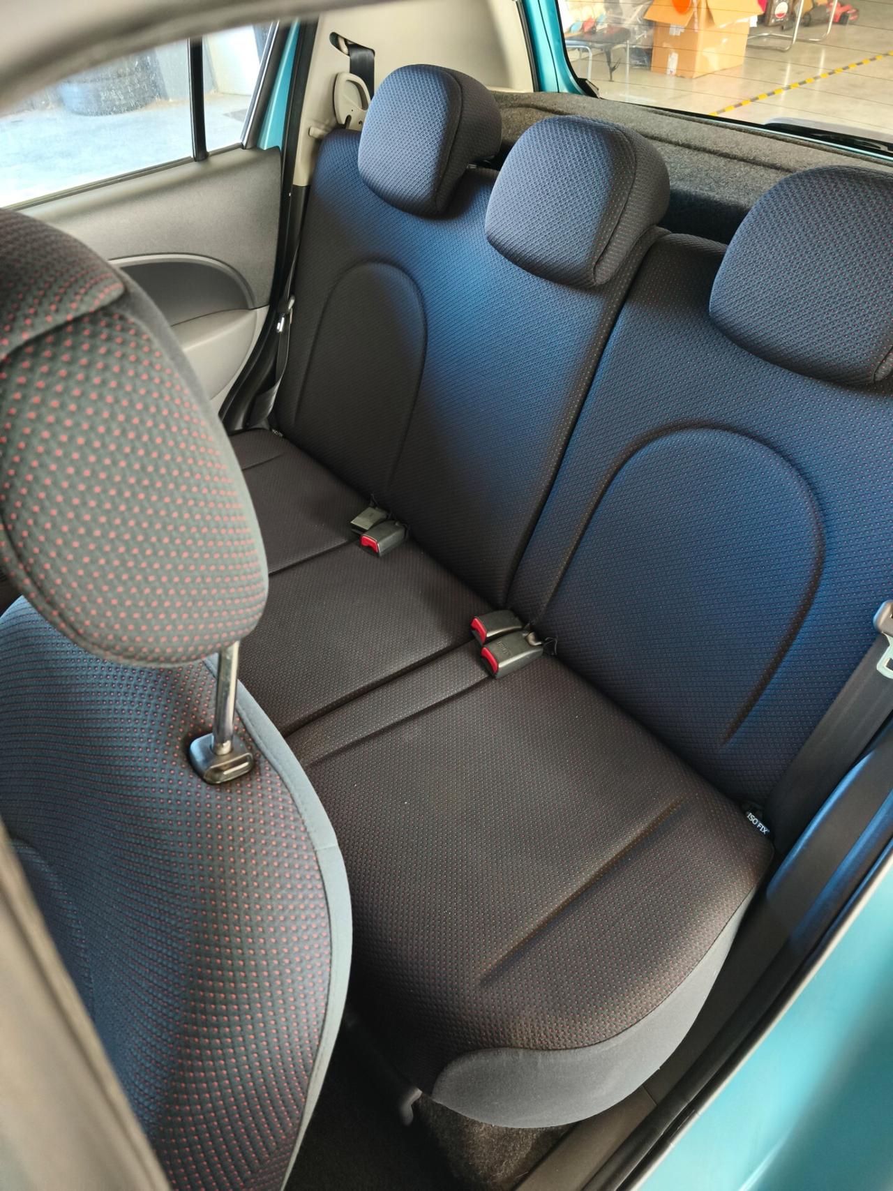 Daihatsu Sirion 1.0 12v
