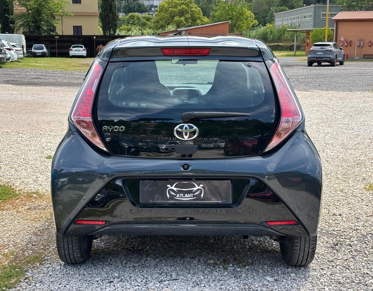Toyota Aygo 1.0 VVT-i 69 CV 5 porte x-black TSS