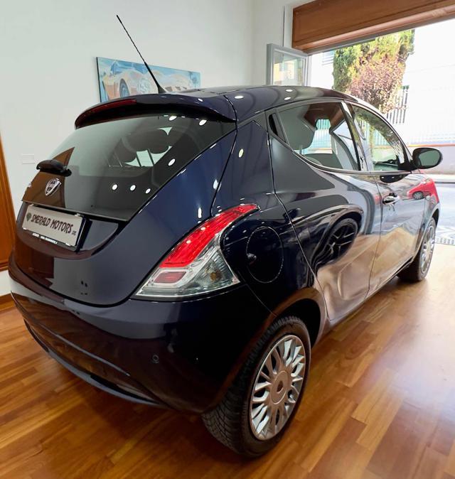 LANCIA Ypsilon 1.2 69 CV 5 porte Gold