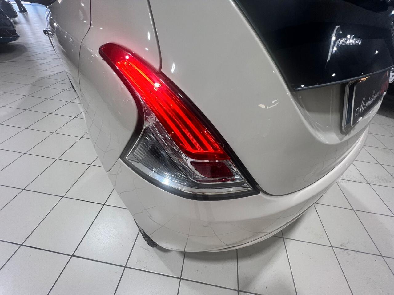 Lancia Ypsilon 1.2 69 CV 5 porte GPL Ecochic Gold