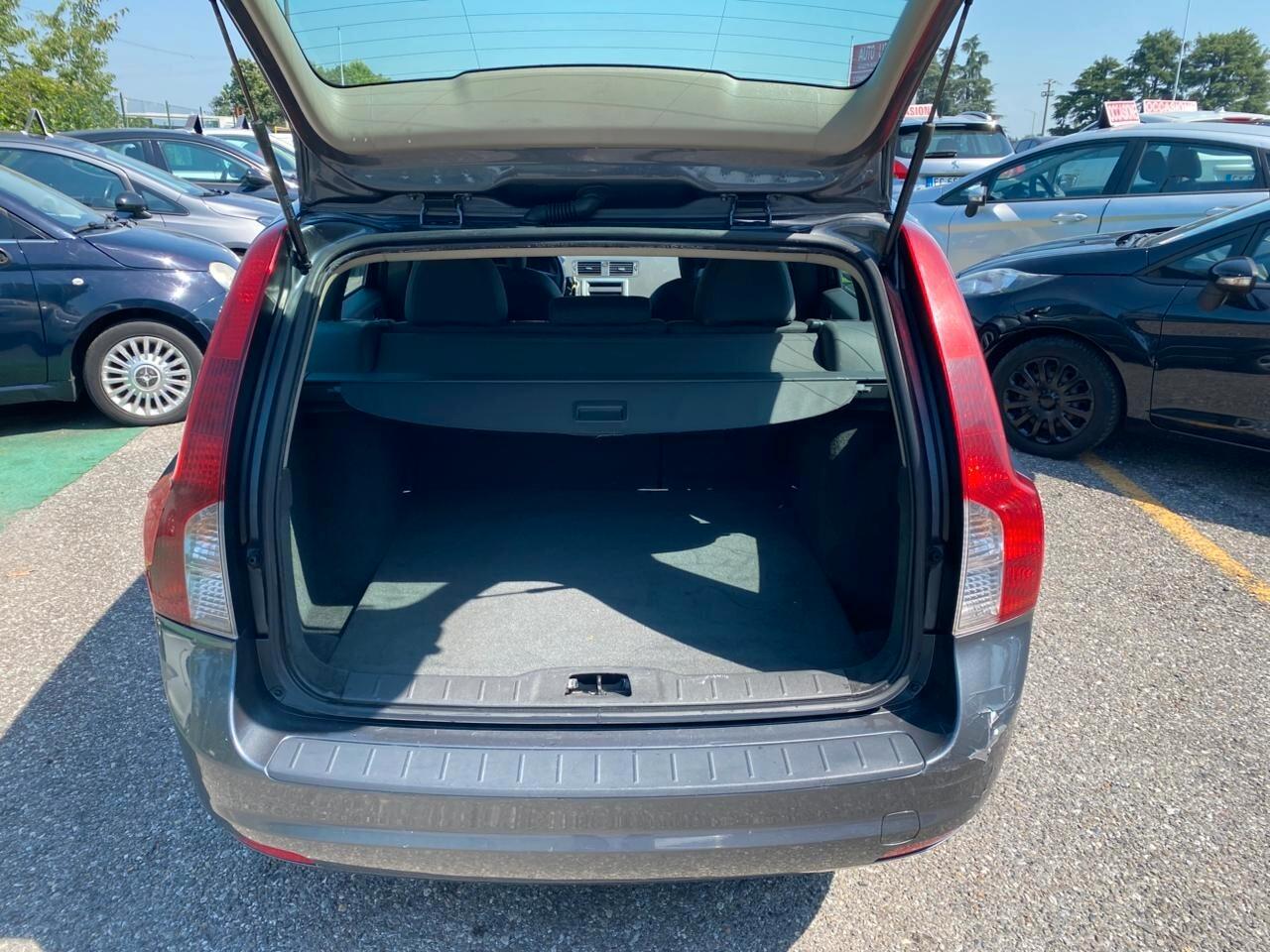 Volvo V60 DRIVe R-design