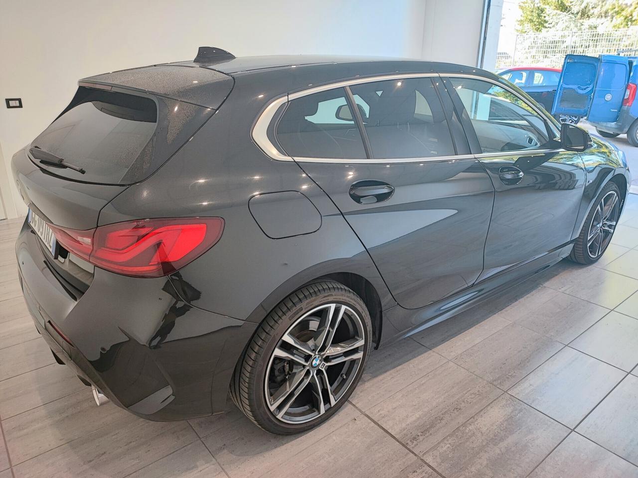 Bmw 118 118d 5p. Msport