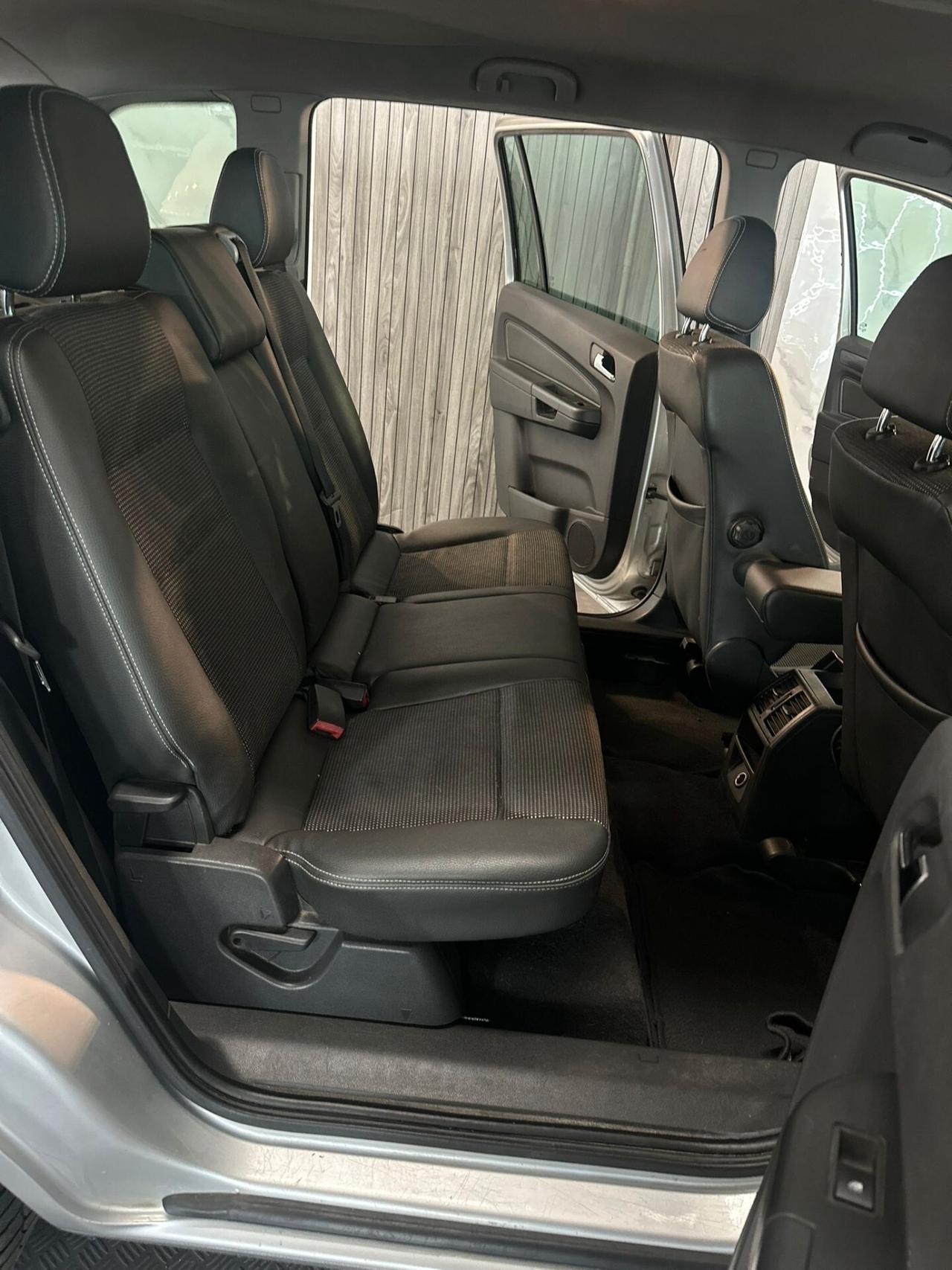 Opel Zafira 1.8 16V VVT Cosmo