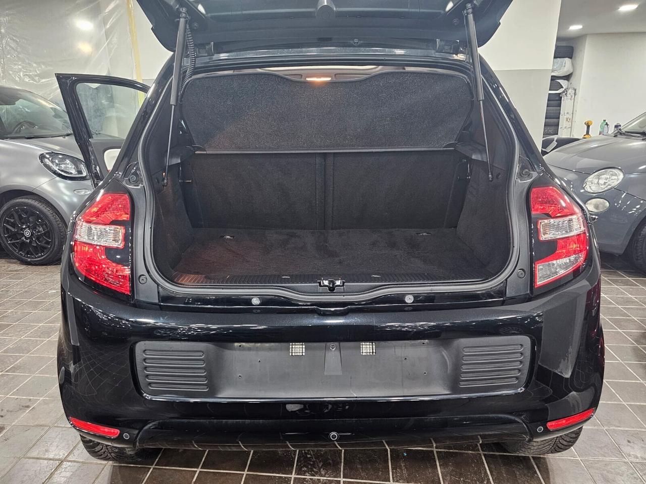 NUOVA RENAULT TWINGO ENERGY INTENS SCe 1.0 BENZ 65CV. GARANZIA UFFICIALE RENAULT. AUTO COME NUOVA.