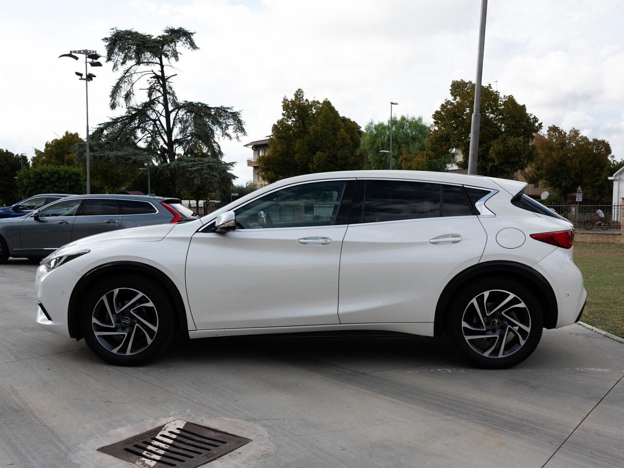 Infiniti Q30 1.5 diesel DCT Business Executive
