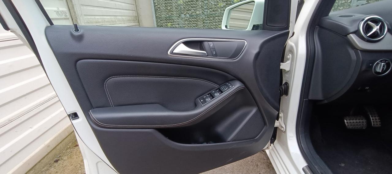 Mercedes-benz B 180 CDI BlueEFFICIENCY Premium