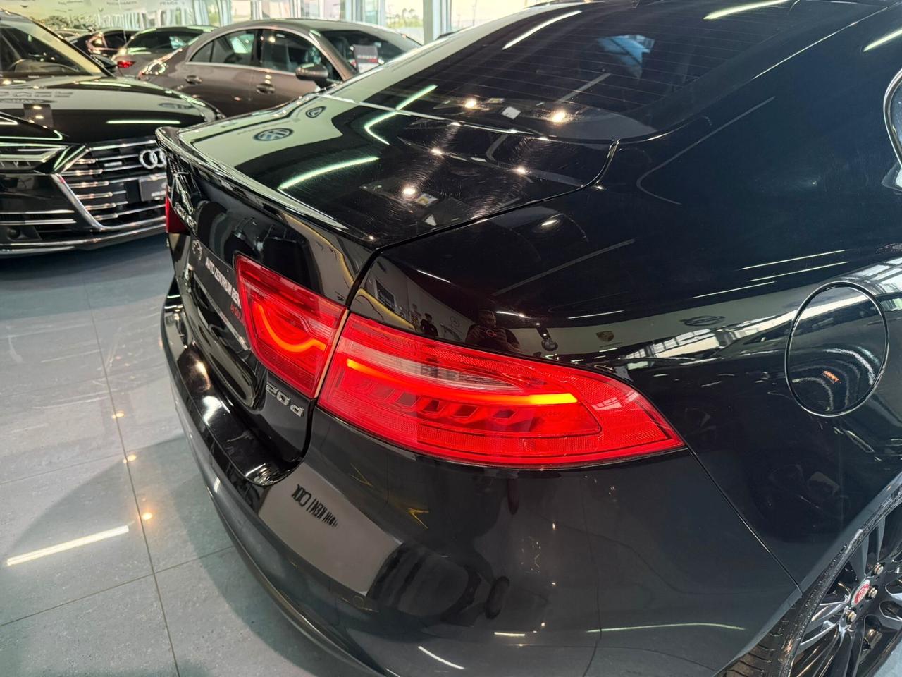 Jaguar XE 2.0 D 180 CV Prestige