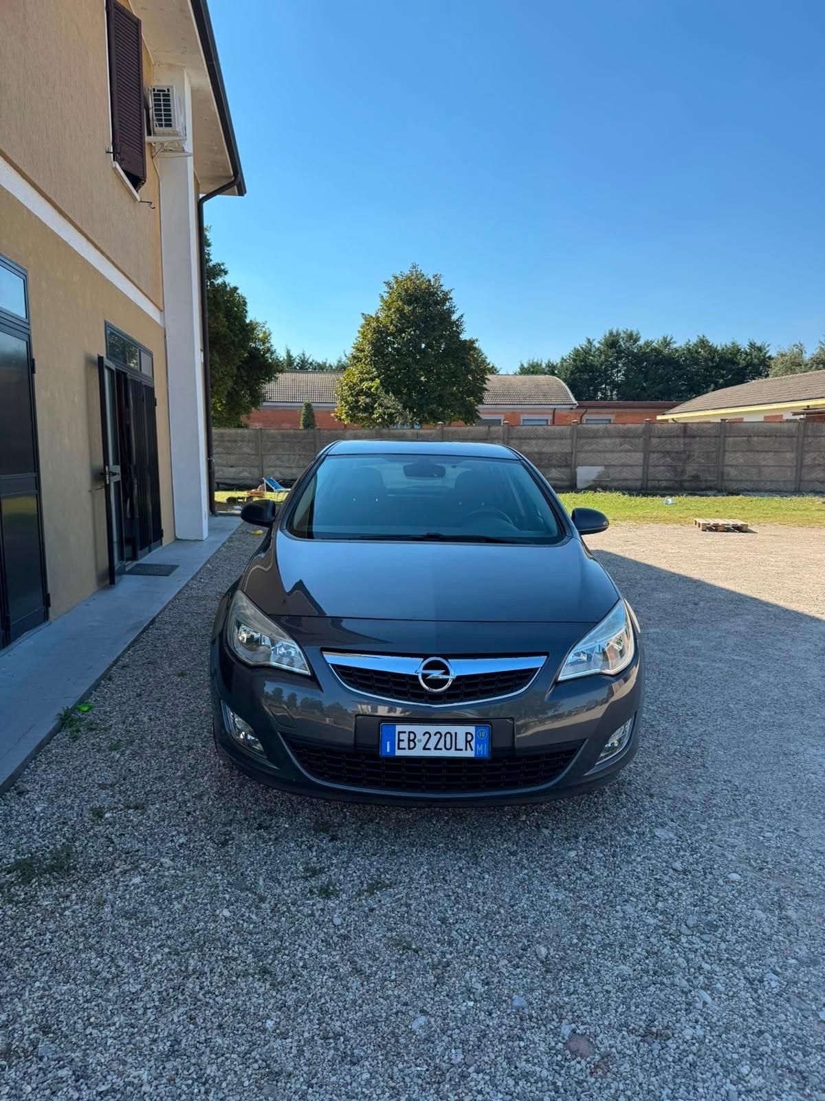 Opel Astra 1.4 100CV 5 porte Elective
