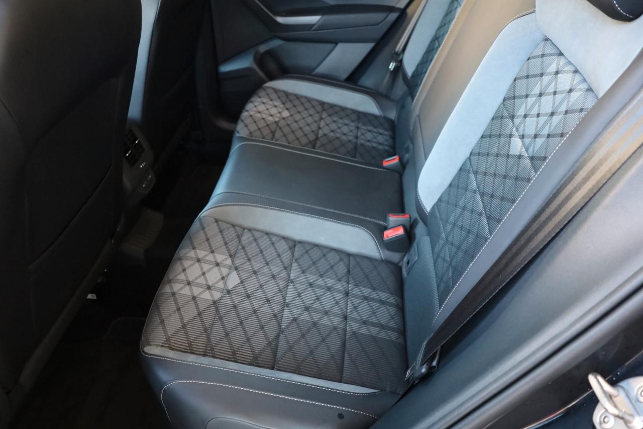 VOLKSWAGEN T-ROC 1.5 TSI ACT DSG R-Line BLACK EDITION
