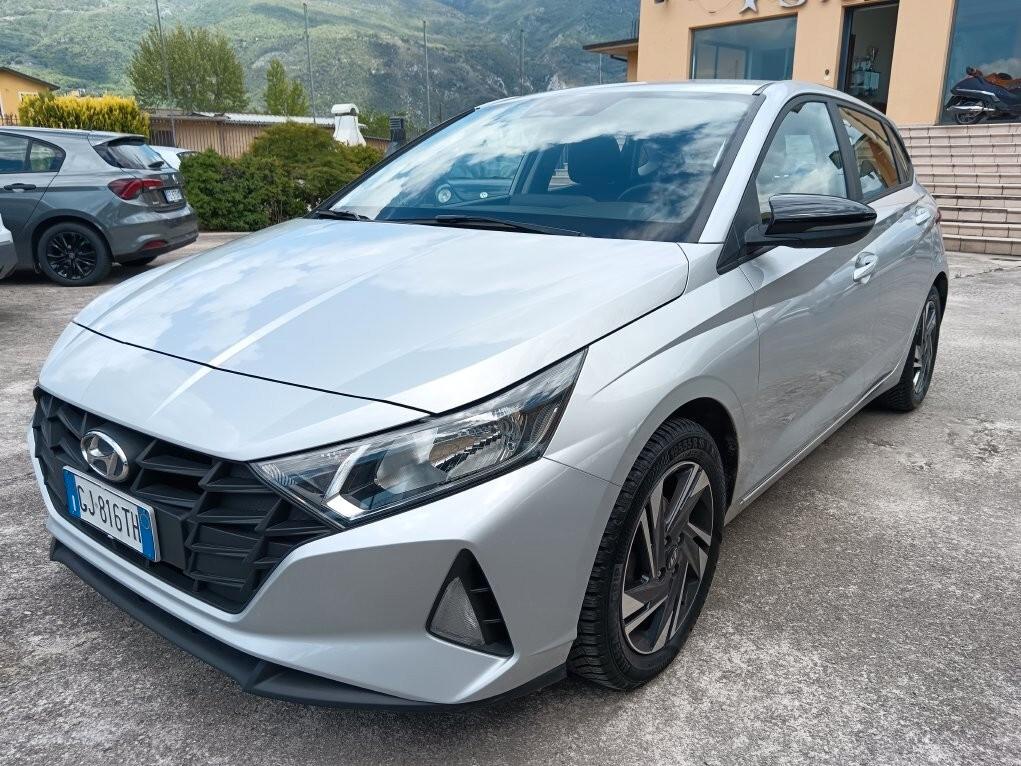 Hyundai i20 1.2 MPI MT GPL Connectline