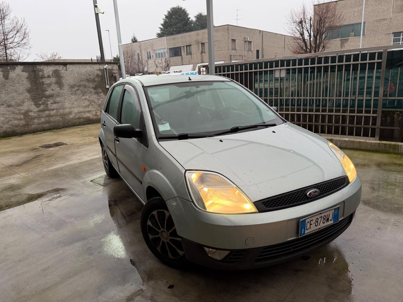 Ford Fiesta 1.2 benzina euro4 neopatentati