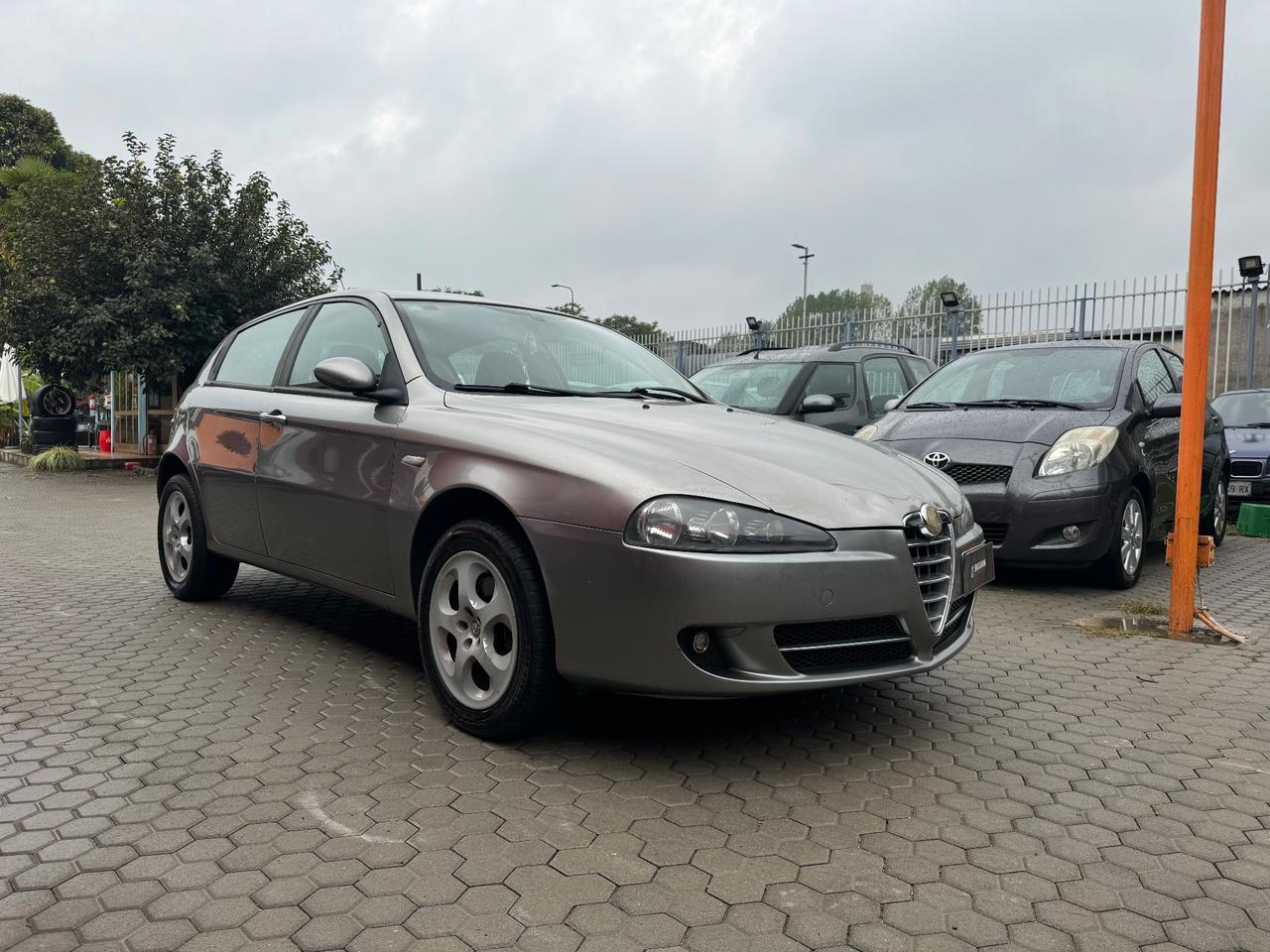 Alfa Romeo 147 1.9 JTD (120) 5 porte Distinctive