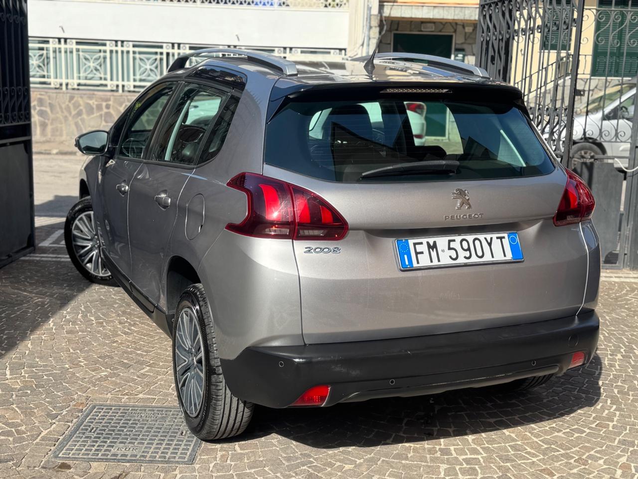 Peugeot 2008 PureTech 82 Allure GPL