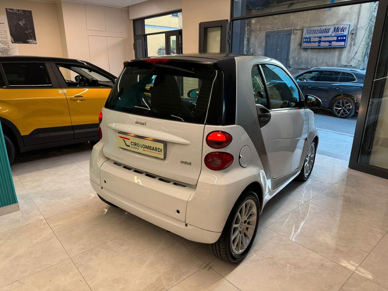 Smart ForTwo 1.0 70 cv MHD coupé White Tailor Made
