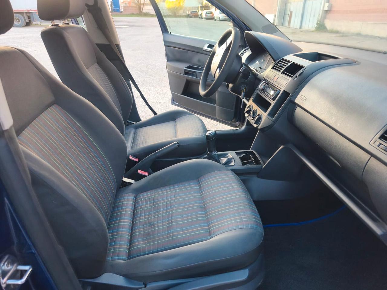 Volkswagen Polo 2007---1.1 Benzina Neopatentati