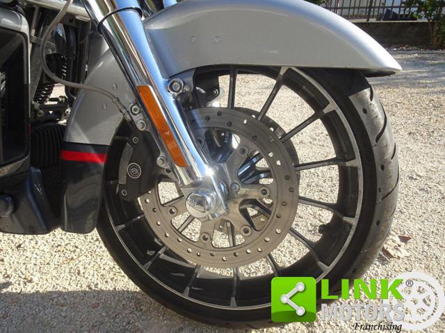 HARLEY-DAVIDSON FLHX Street Glide CVO
