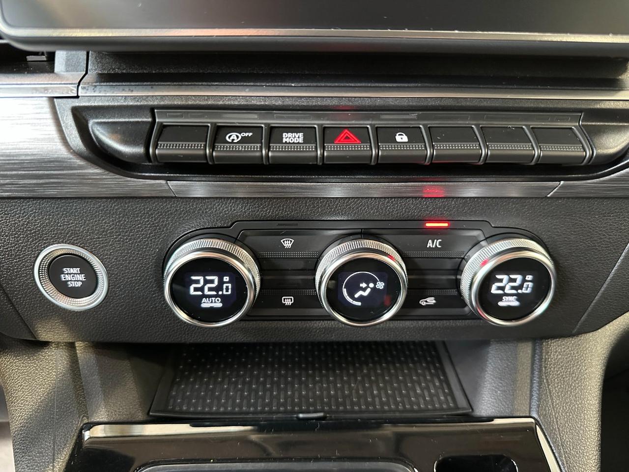 RENAULT Kangoo 1.5 Blue dci 115cv Techno EDC - 17"-Camera-Carplay-Navi