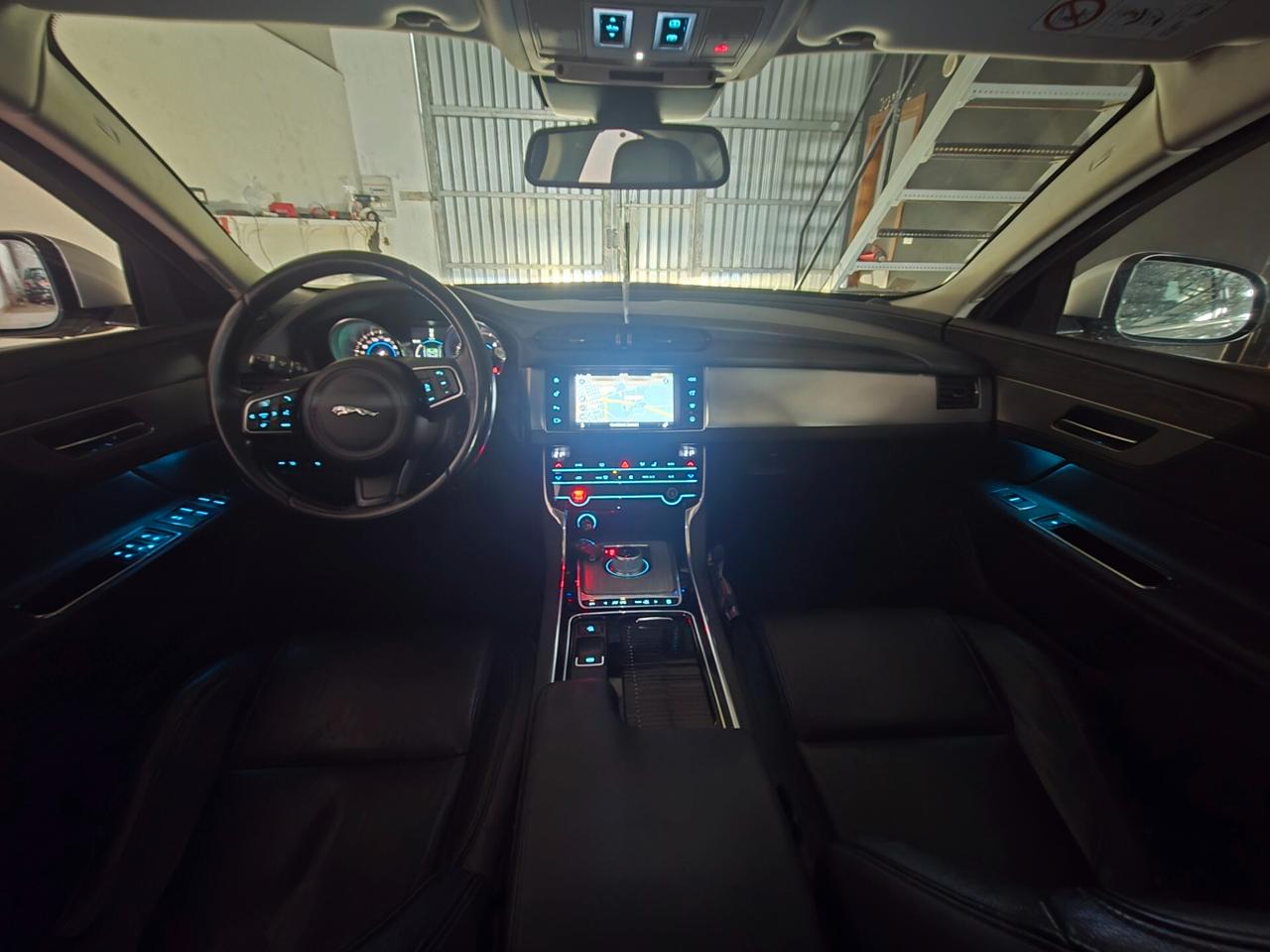 Jaguar XF 2.0 D 180 CV aut. Portfolio