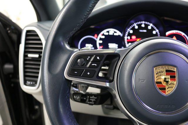 PORSCHE Cayenne Coupé 3.0 V6 Platinum Edition