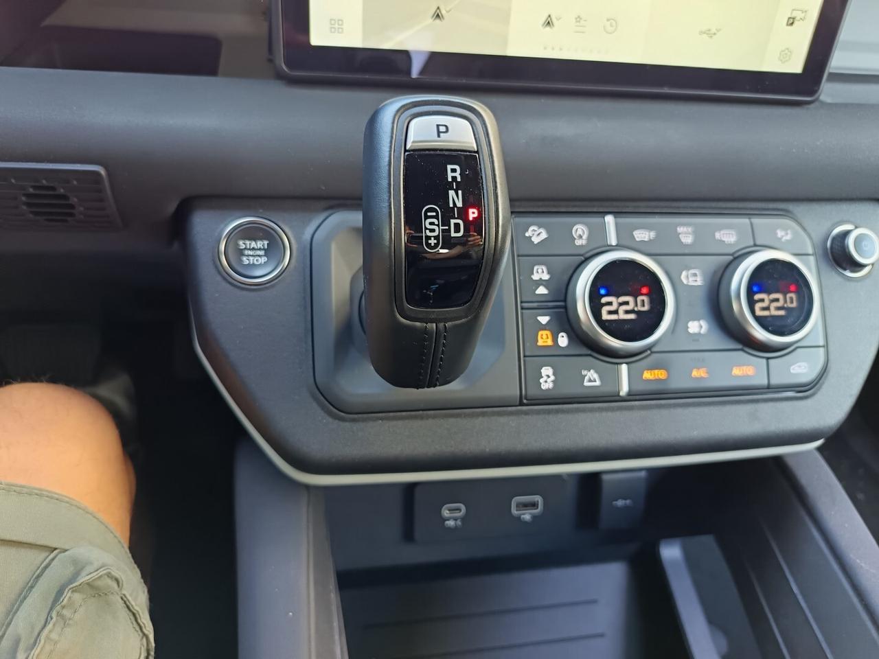 LAND ROVER Defender 110 3.0D 200 CV AWD Dyn.SE