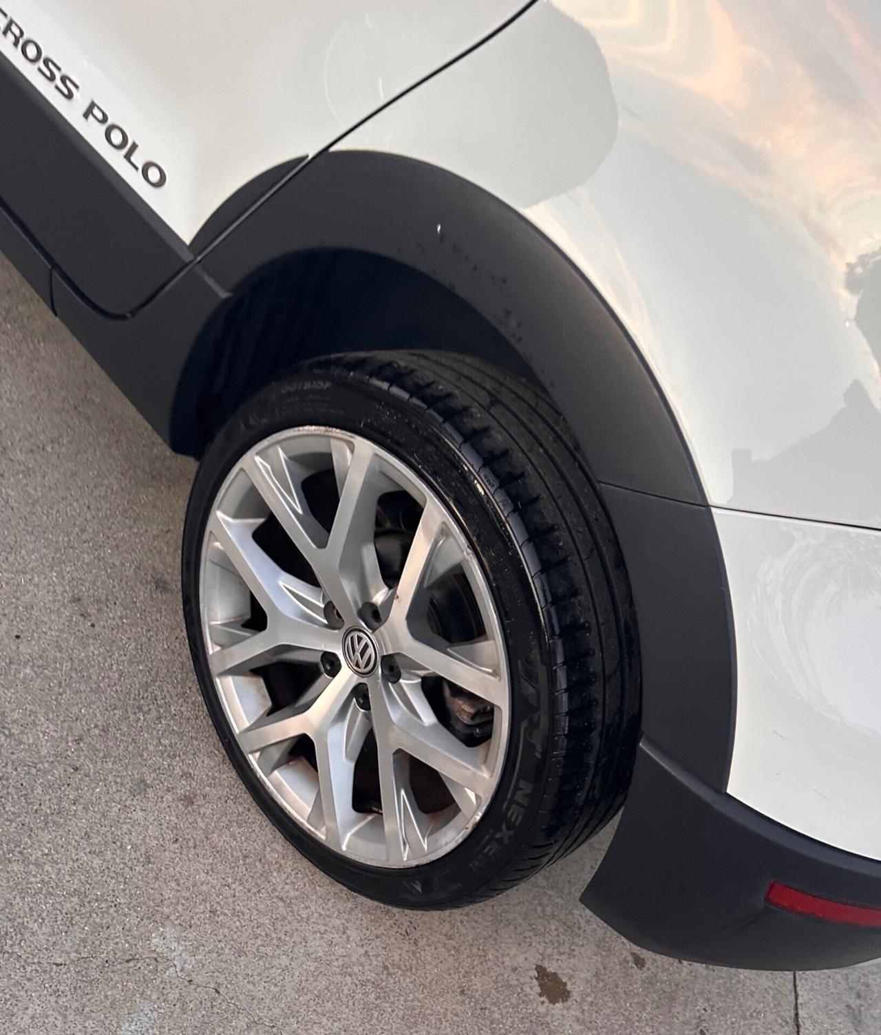 Volkswagen Polo CROSS 1.4 TDI 90 CV 5p. Highline BlueM